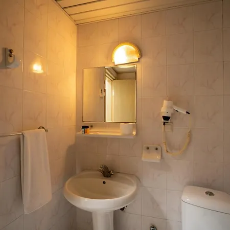 فندق Malibu 4*