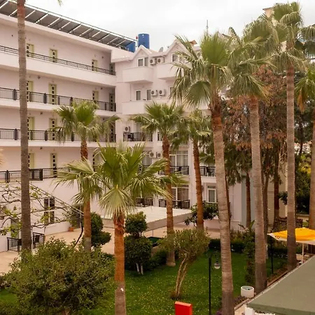 فندق Malibu 4*