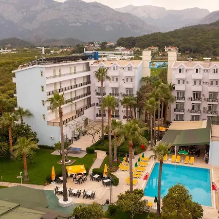 فندق Malibu 4*